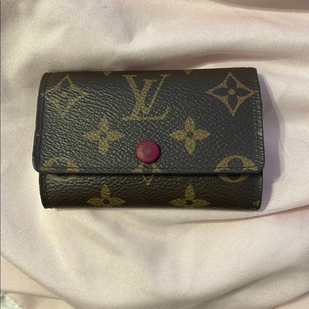Louis Vuitton 6 ring key holder